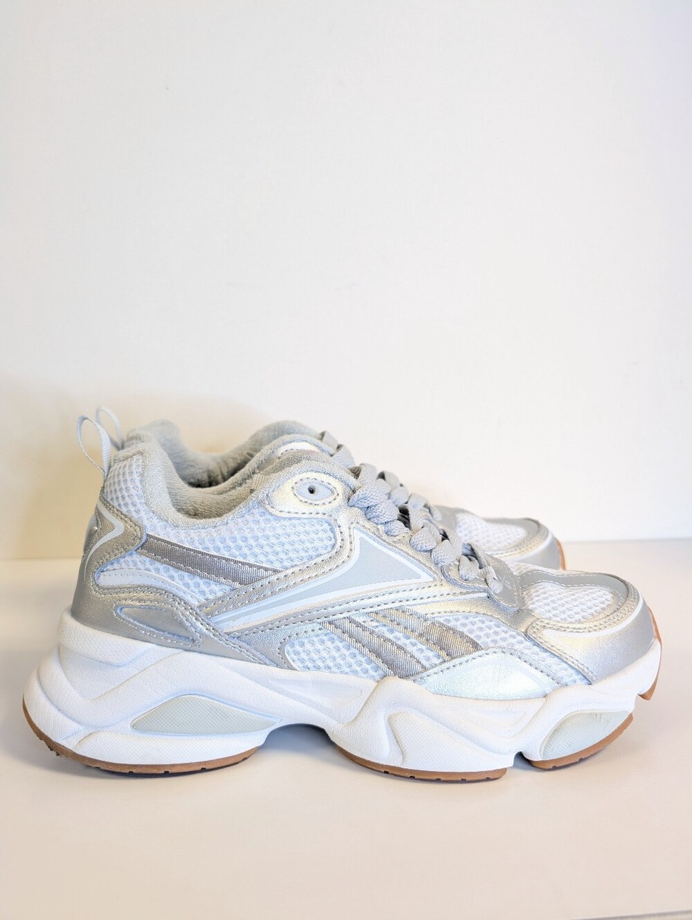 Reebok Charge Chunky Sneakers 9 Silver White Gum Ortholite Retro